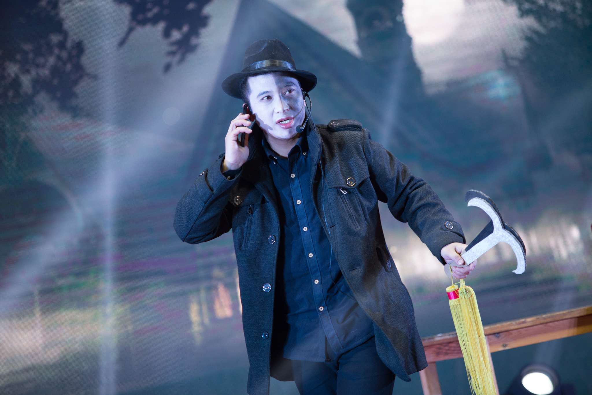 现代版黑白无常闪亮登场